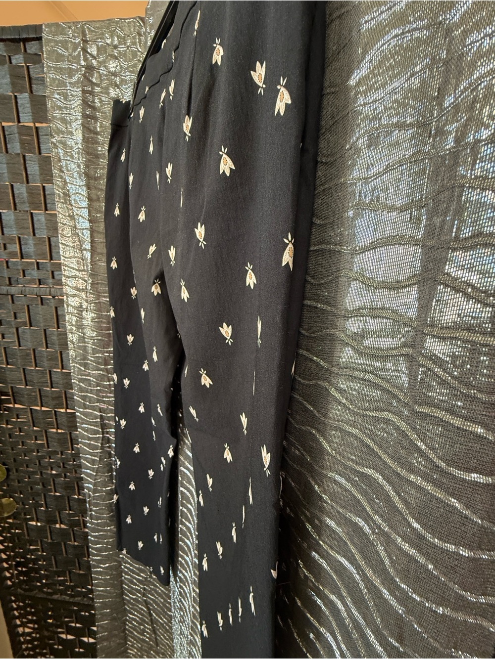 Liz Claiborne Career Embroidered Dragonfly Crop Pants Black Size 12 Classic